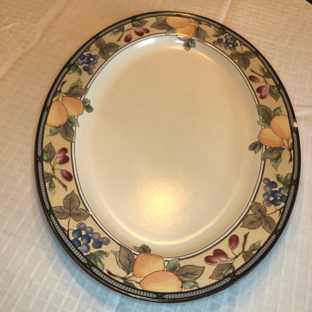 Mikasa Garden Harvest Oval serving tray